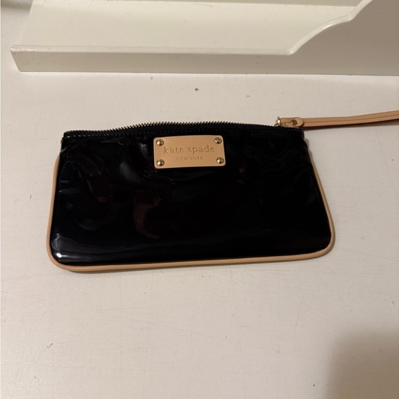 Kate Spade Black patent leather Clutch with tan and Gold-Tone Accents - Picture 9 of 11